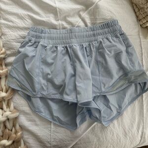 lululemon size 4 hotty hot 2’ shorts